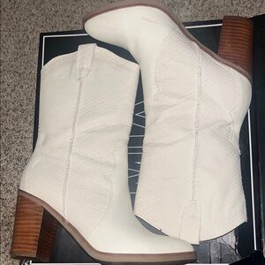 MIA White Textured Heeled Boots